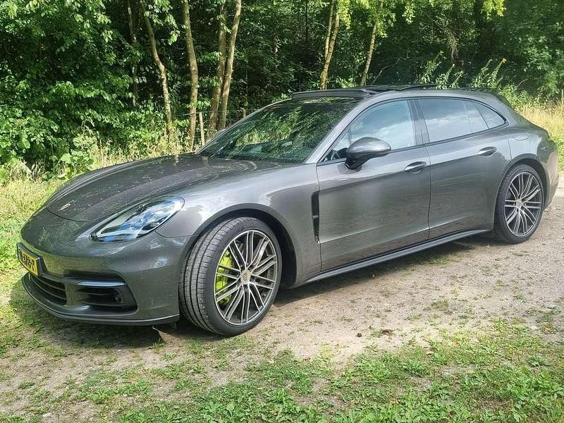 Grijs Gebruikt 2018 Porsche Panamera Sport Turismo Sedan | € 62.900 (Duur) - Afbeelding 1/4