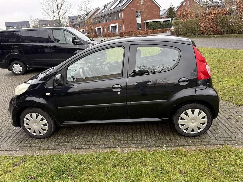 Occasion Peugeot 107 68 PK (50 kW) 2006 Zwart Hatchback