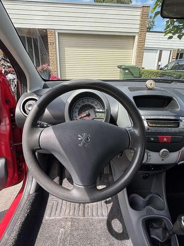 Rood Gebruikt 2008 Peugeot 107 Hatchback | € 1.750 (Eerlijke prijs) - Afbeelding 1/4