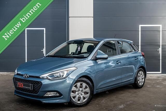 Blauw Occasion 2015 Hyundai i20 Hatchback | € 7.950 (Eerlijke prijs) - Afbeelding 1/4