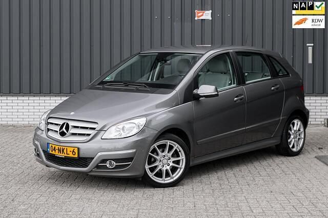 Grijs Gebruikt 2010 Mercedes B180 Business MPV | € 6.950 (Eerlijke prijs) - Afbeelding 1/4