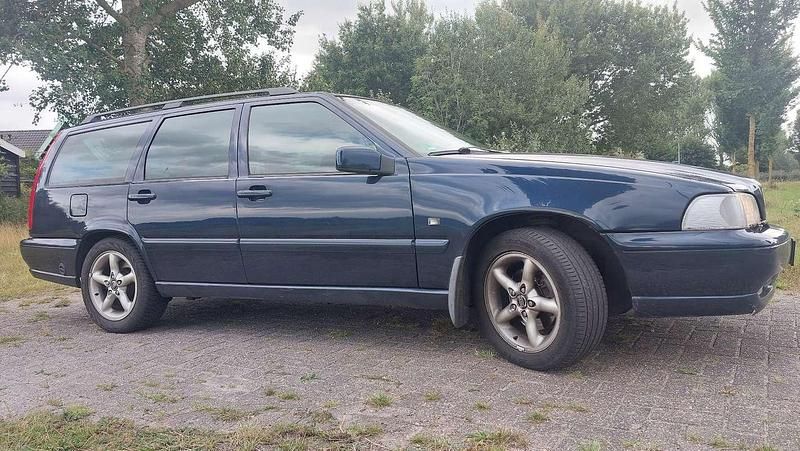 Blauw Gebruikt 1999 Volvo V70 Stationwagen | € 1.799 (Eerlijke prijs) - Afbeelding 1/4