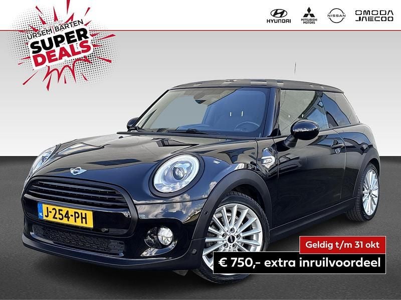 Zwart Gebruikt 2018 Mini Cooper Business Hatchback | € 14.930 (Goede deal) - Afbeelding 1/4