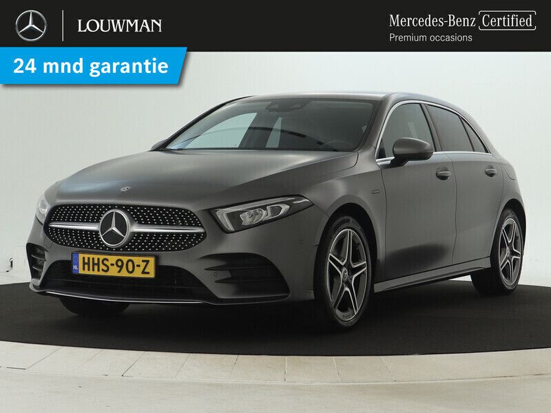 Grijs Gebruikt 2020 Mercedes A250 AMG line Hatchback | € 29.750 (Eerlijke prijs) - Afbeelding 1/3