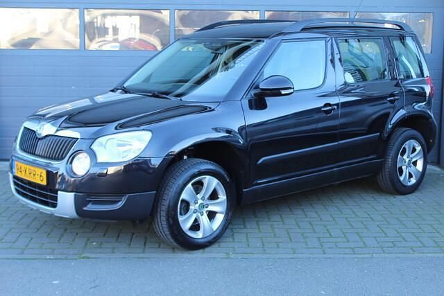 Zwart Occasion 2010 Skoda Yeti Ambition SUV | € 6.499 (Eerlijke prijs) - Afbeelding 1/4