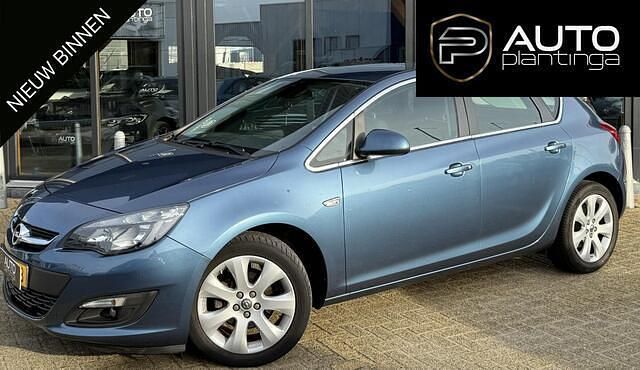 Blauw Gebruikt 2014 Opel Astra Hatchback | € 8.745 (Eerlijke prijs) - Afbeelding 1/4