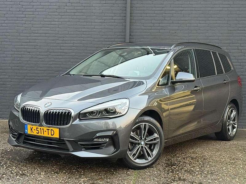 Grijs Gebruikt 2021 BMW 216 Gran Tourer Executive MPV | € 14.945 (Eerlijke prijs) - Afbeelding 1/4