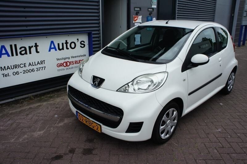 Wit Gebruikt 2011 Peugeot 107 Hatchback | € 2.950 (Eerlijke prijs) - Afbeelding 1/4