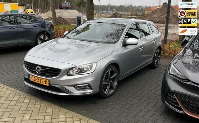 Grijs Gebruikt 2015 Volvo V60 R-Design Stationwagen | € 15.495 (Eerlijke prijs) - Afbeelding 1/4