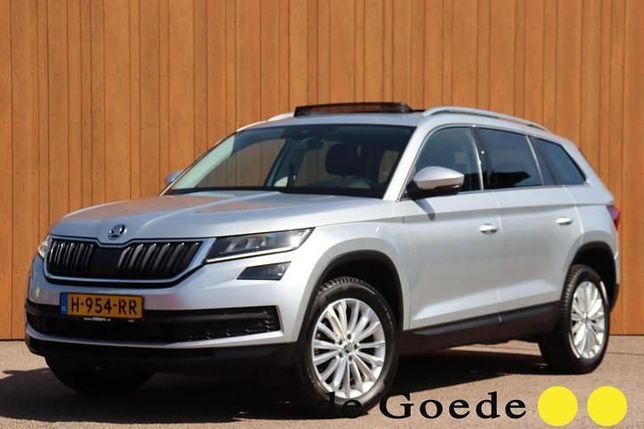 Grijs Gebruikt 2020 Skoda Kodiaq Business Line SUV | € 27.940 (Eerlijke prijs) - Afbeelding 1/4