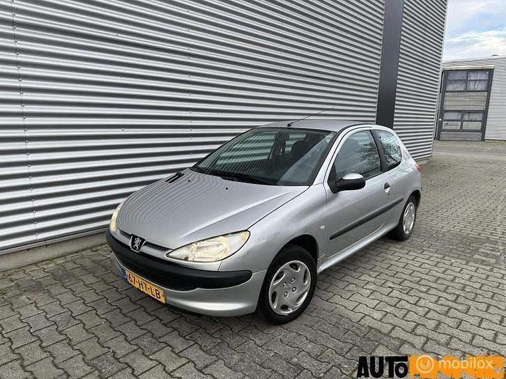 Gebruikt 2001 Peugeot 206 | € 1.295 (Eerlijke prijs) - Afbeelding 1/4