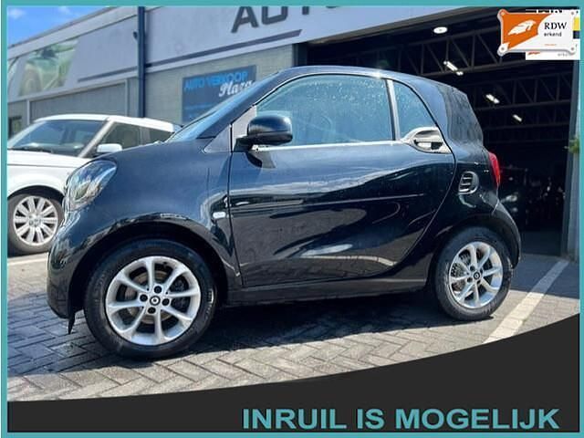 Zwart Gebruikt 2018 Smart ForTwo Coupé Pure Hatchback | € 4.995 - Afbeelding 1/4