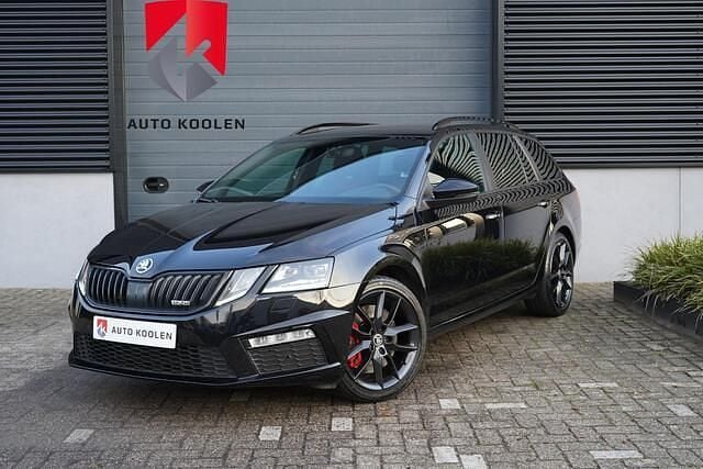 Zwart Occasion 2018 Skoda Octavia RS Stationwagen | € 21.950 (Goede deal) - Afbeelding 1/4