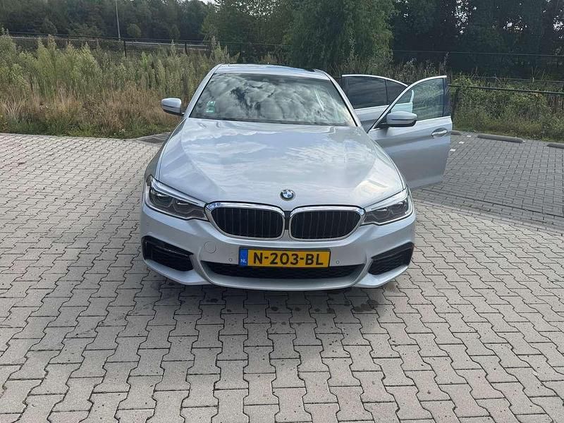Grijs Occasion 2017 BMW 530 Sedan | € 23.000 (Duur) - Afbeelding 1/4
