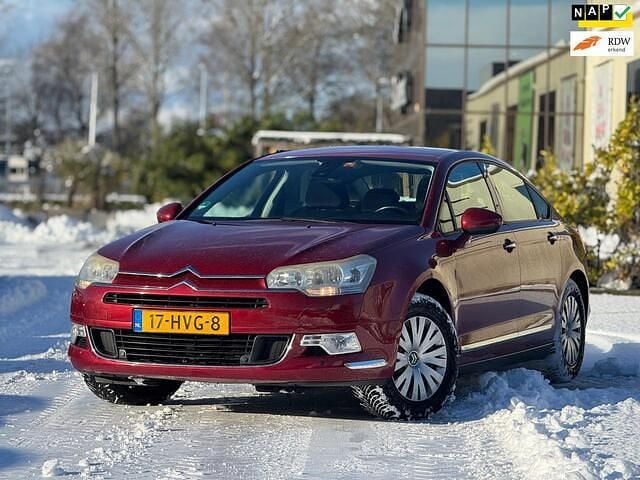 Rood (metallic) Gebruikt 2009 Citroën C5 Comfort Sedan | € 4.750 (Eerlijke prijs) - Afbeelding 1/4