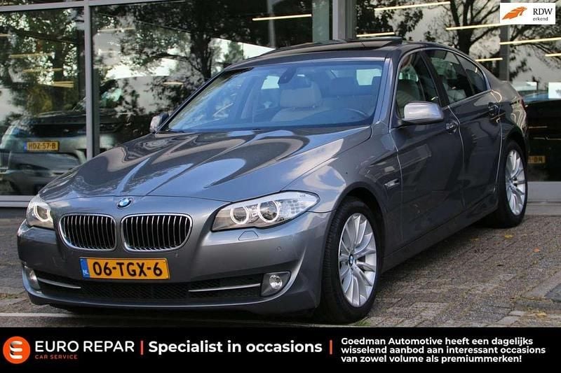 Grijs Gebruikt 2012 BMW 535 Executive Sedan | € 18.795 (Eerlijke prijs) - Afbeelding 1/4