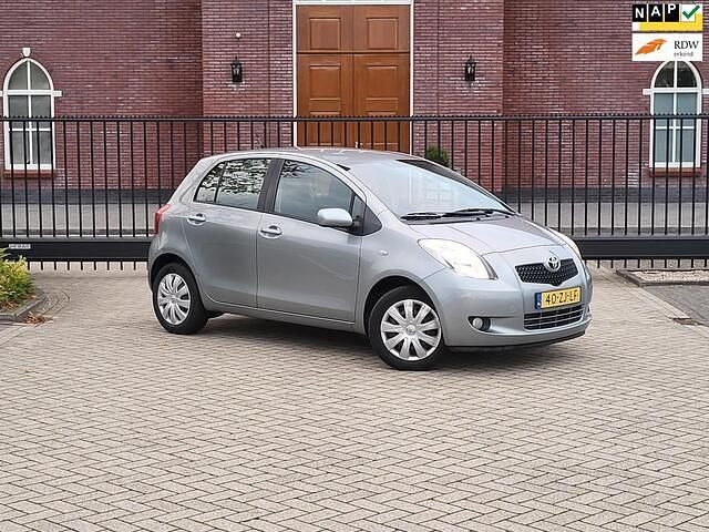 Grijs Gebruikt 2008 Toyota Yaris Sol Hatchback | € 2.999 (Goede deal) - Afbeelding 1/4