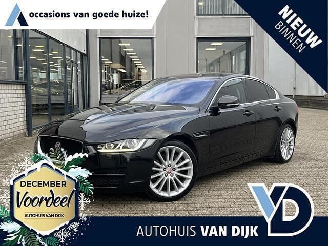 Zwart Gebruikt 2015 Jaguar XE Portfolio Sedan | € 16.945 (Super prijs) - Afbeelding 1/4