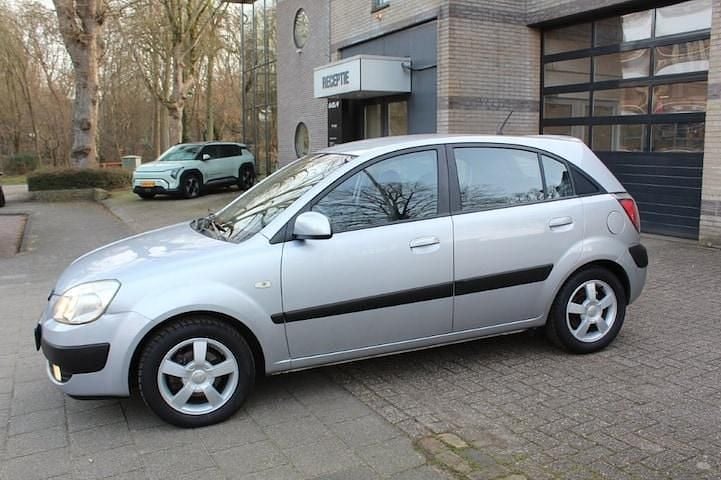 Occasion Kia Rio 112 PK (82 kW) 2007 Grijs Hatchback