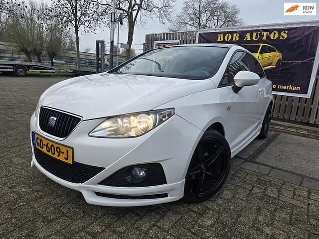 Wit Gebruikt 2009 Seat Ibiza SC Sport Hatchback | € 4.899 (Eerlijke prijs) - Afbeelding 1/4