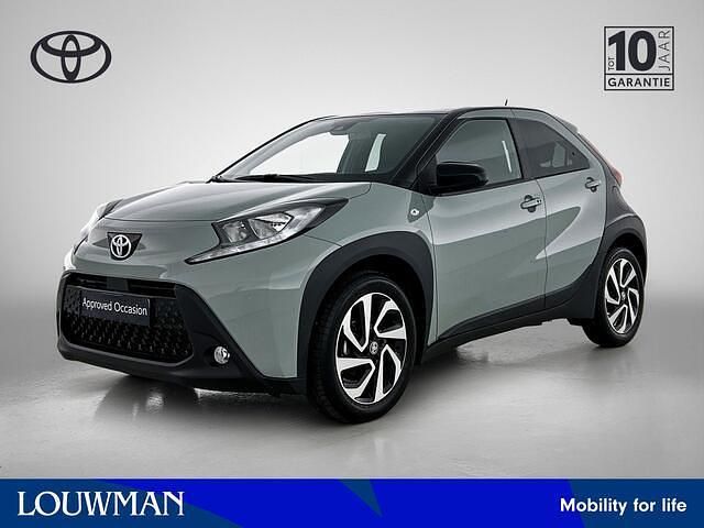 Groen Gebruikt 2024 Toyota Aygo X Pulse SUV | € 22.950 - Afbeelding 1/4
