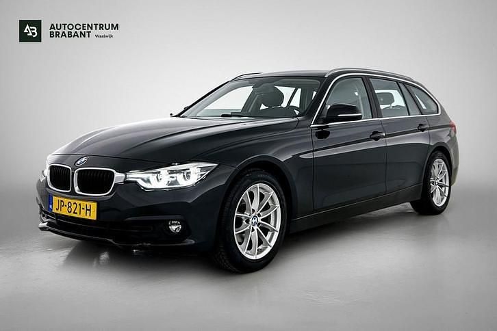 Zwart Occasion 2016 BMW 320 Executive Stationwagen | € 16.995 (Goede deal) - Afbeelding 1/3