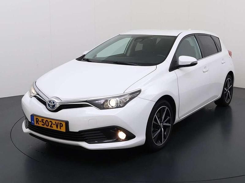 Occasion Toyota Auris Hybrid Executive 136 PK (100 kW) 2017 Wit Hatchback