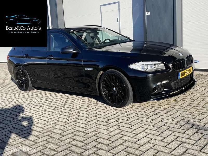 Zwart Gebruikt 2013 BMW 520 Executive Stationwagen | € 6.950 (Goede deal) - Afbeelding 1/4