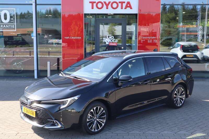 Zwart, metallic lak Gebruikt 2024 Toyota Corolla Stationwagen | € 31.890 (Duur) - Afbeelding 1/4