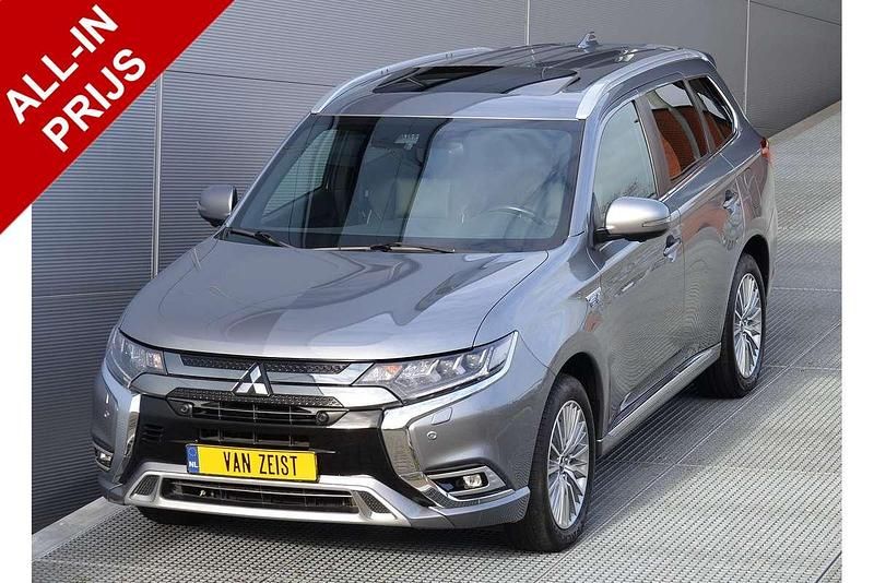 Grijs Occasion 2020 Mitsubishi Outlander P-HEV Instyle SUV | € 24.950 (Duur) - Afbeelding 1/3