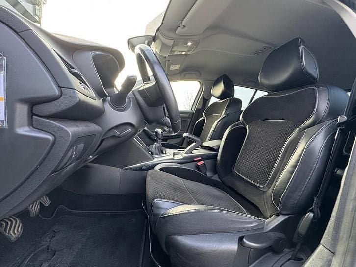 Occasion Renault Mégane IV Zen 132 PK (97 kW) 2017 Stationwagen