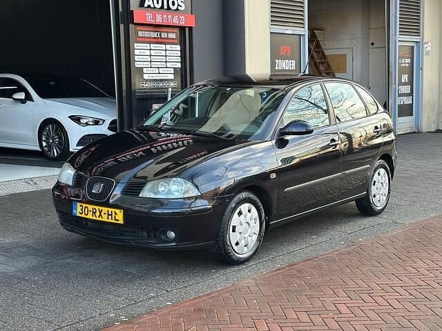 Zwart Occasion 2005 Seat Ibiza Stylance Hatchback | € 2.650 (Eerlijke prijs) - Afbeelding 1/4