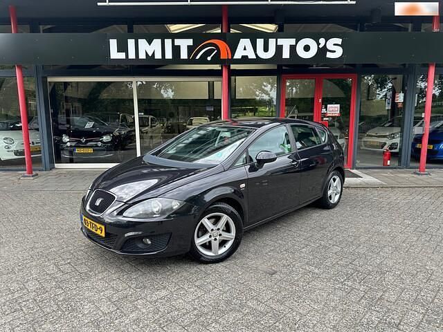 Zwart Gebruikt 2011 Seat Leon Reference Hatchback | € 4.999 (Eerlijke prijs) - Afbeelding 1/4