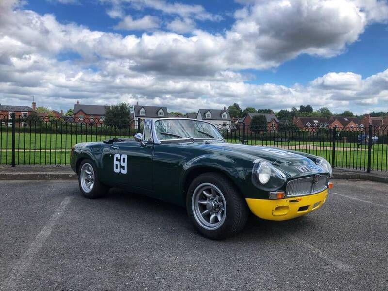 Groenbritish racing green Gebruikt 1969 MG C Cabriolet | € 42.900 - Afbeelding 1/4