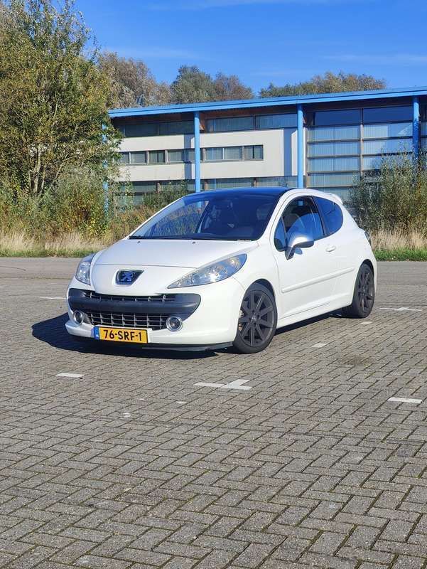 Gebruikt 2008 Peugeot 207 RC Sedan | € 6.000 (Duur) - Afbeelding 1/4