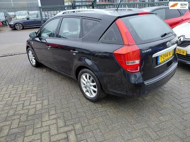 Zwart Gebruikt 2010 Kia Ceed Hatchback | € 4.750 (Eerlijke prijs) - Afbeelding 1/4