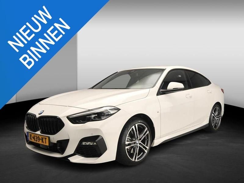 Wit Occasion 2021 BMW 218 M Sport Coupé | € 24.900 (Eerlijke prijs) - Afbeelding 1/4