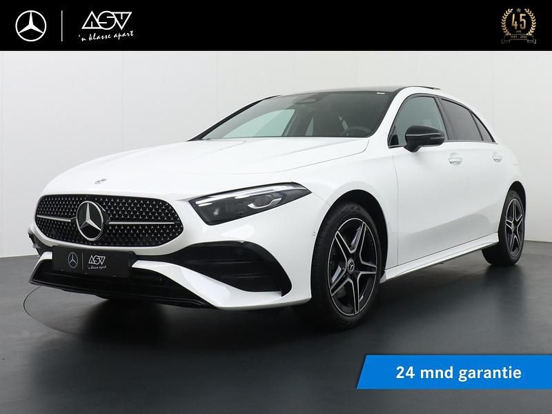 Wit Occasion 2025 Mercedes A250 AMG line Hatchback | € 37.880 (Eerlijke prijs) - Afbeelding 1/4