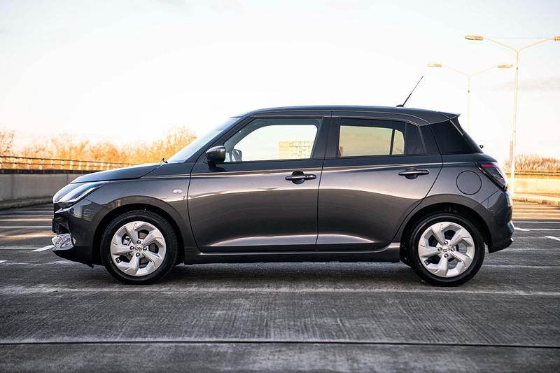 Occasion Suzuki Swift 83 PK (61 kW) 2024 Grijs Hatchback