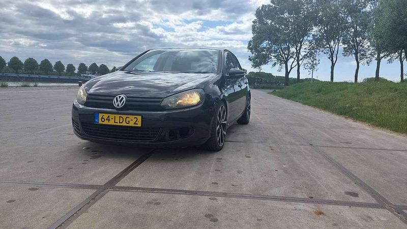 Zwart Gebruikt 2009 VW Golf VI Trendline Hatchback | € 3.750 (Eerlijke prijs) - Afbeelding 1/4