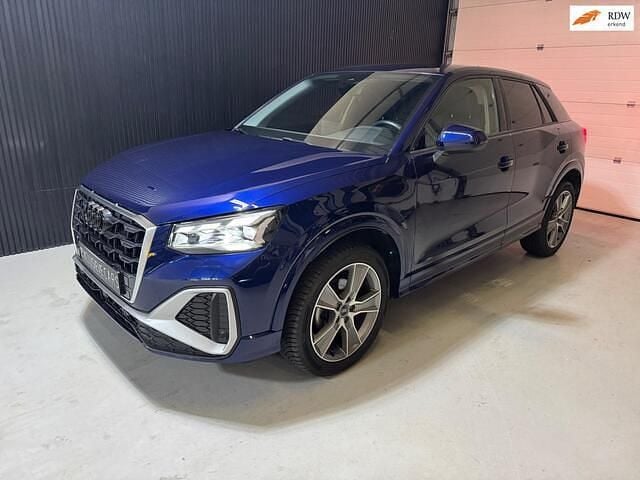 Blauw (metallic) Occasion 2021 Audi Q2 S-Line SUV | € 25.750 (Goede deal) - Afbeelding 1/4