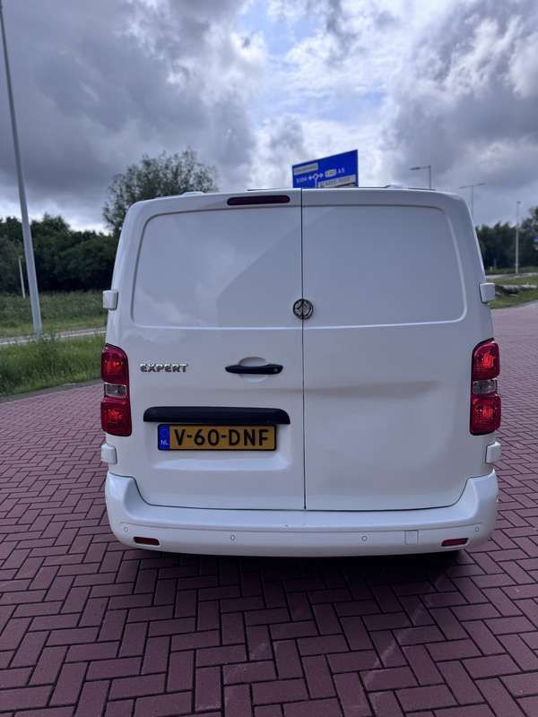 Gebruikt 2017 Peugeot Expert Premium Van | € 13.000 (Eerlijke prijs) - Afbeelding 1/4