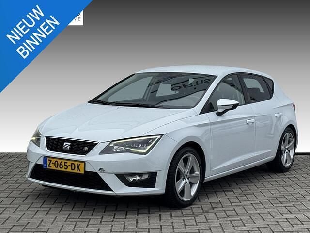 Wit Occasion 2014 Seat Leon Business Hatchback | € 9.900 (Goede deal) - Afbeelding 1/4