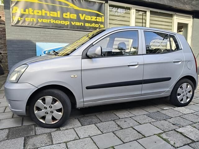 Grijs Gebruikt 2005 Kia Picanto LX Hatchback | € 1.850 (Eerlijke prijs) - Afbeelding 1/4
