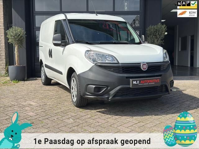 Wit Gebruikt 2016 Fiat Doblò MPV | € 4.395 (Eerlijke prijs) - Afbeelding 1/4