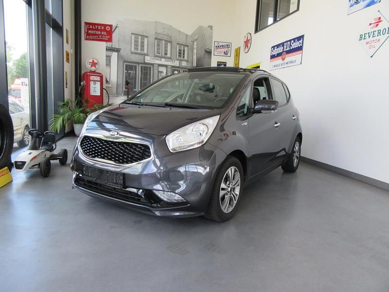 Grijs Gebruikt 2018 Kia Venga Hatchback | € 16.750 (Iets duurder) - Afbeelding 1/4