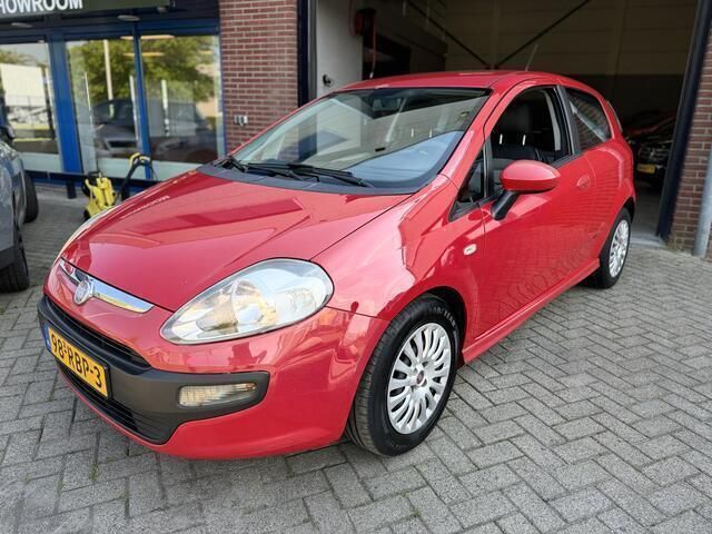Rood Gebruikt 2011 Fiat Punto Evo Dynamic Hatchback | € 1.950 (Eerlijke prijs) - Afbeelding 1/4