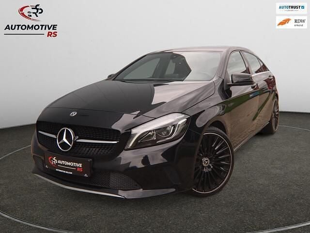 Zwart Gebruikt 2018 Mercedes A180 Business Hatchback | € 17.895 (Eerlijke prijs) - Afbeelding 1/4