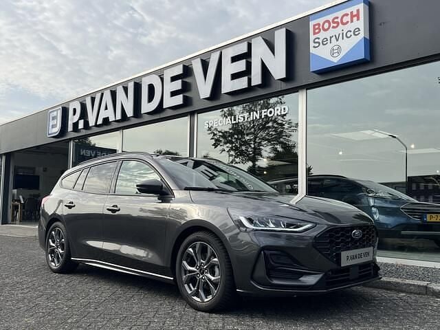 Grijs Gebruikt 2024 Ford Focus ST-Line Stationwagen | € 26.950 (Iets duurder) - Afbeelding 1/4