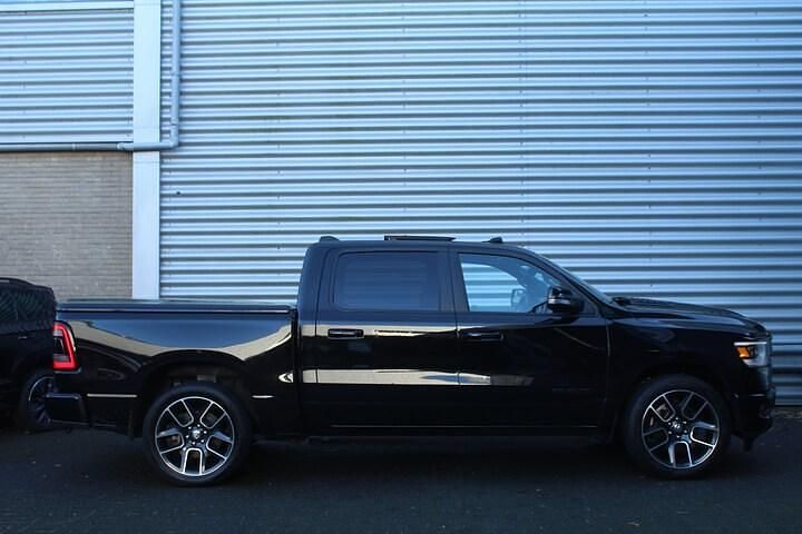 Occasion Dodge Ram 402 PK (295 kW) 2021 Zwart (metallic) Pickup